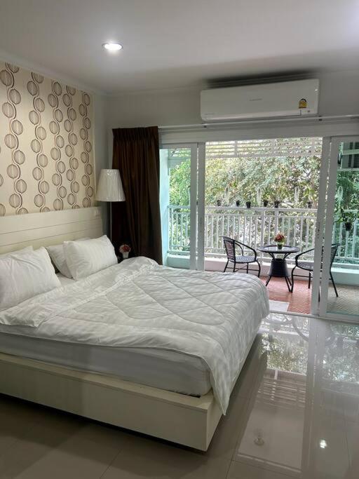 Baan Klang In Apartment